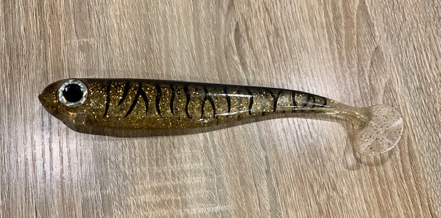 7.5 INCH HOLLOW SHAD BLACK AND GOLD SHAD 7.5 INCH HOLLOW SHAD BLACK AND GOLD SHAD
